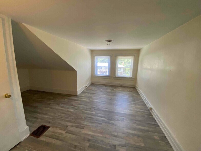 Building Photo - 1532 Burney Ln