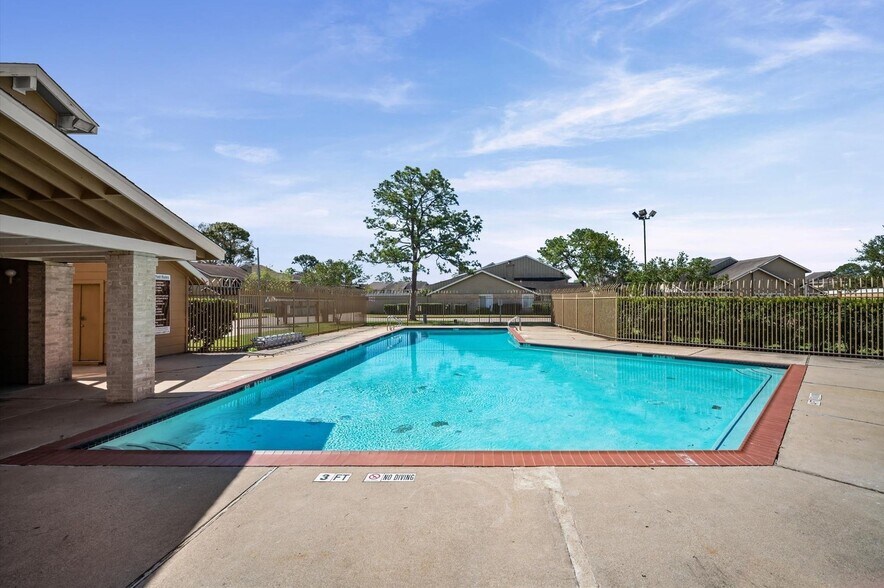 Building Photo - 6171 Dryad Dr