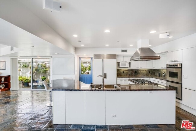 Building Photo - 2397 Nalin Dr