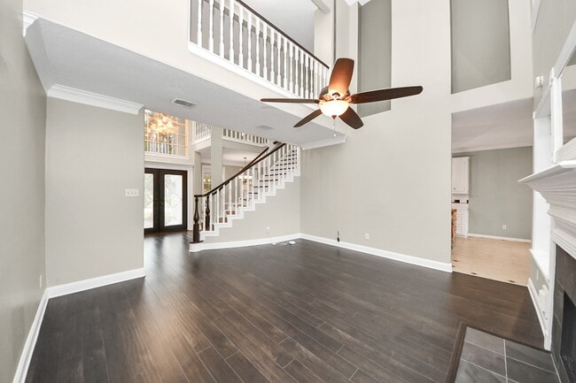 Building Photo - 2405 Guilbeau Ln