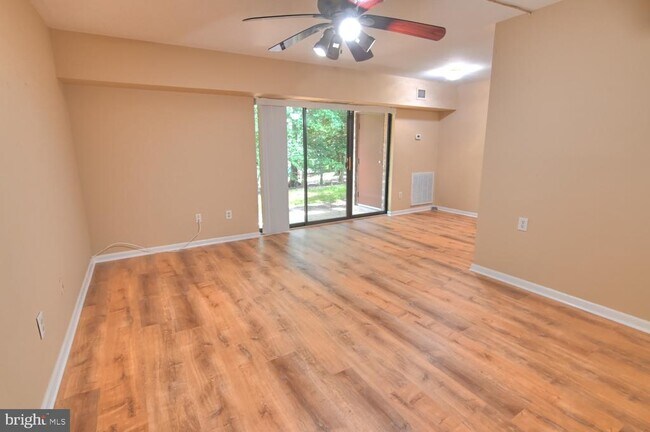 Building Photo - 11629 Stoneview Square