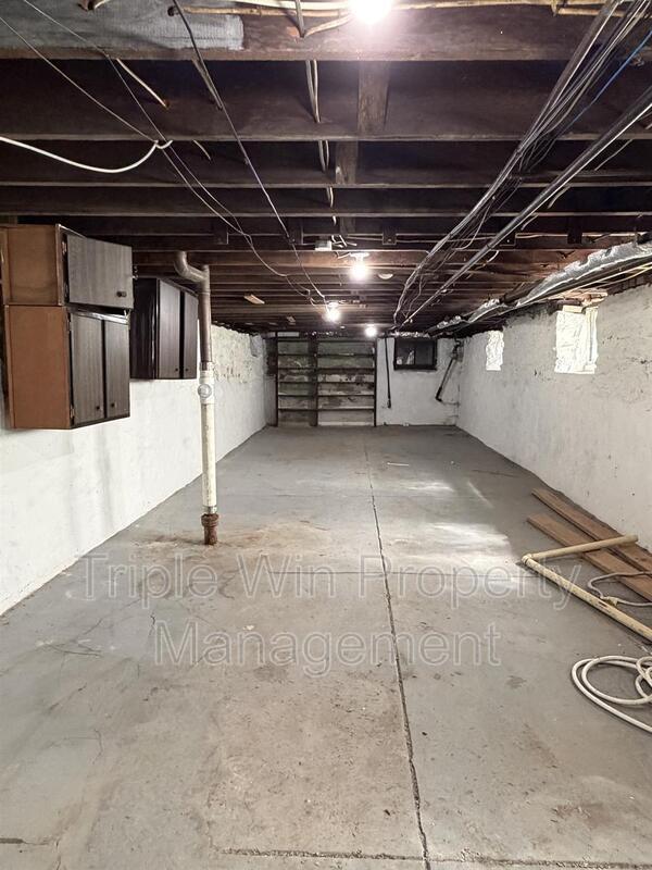 Building Photo - 5246 Blow St
