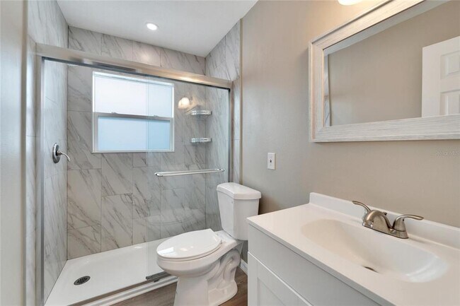 Building Photo - 1462 Cleveland St