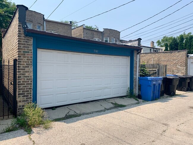 Building Photo - 5741 N Washtenaw Ave