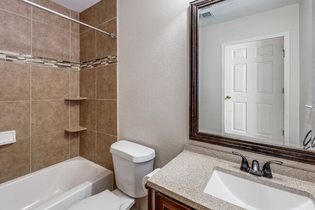 Building Photo - 3 Bedroom/2.5 Bath Guilbeau Gardens Subdivision