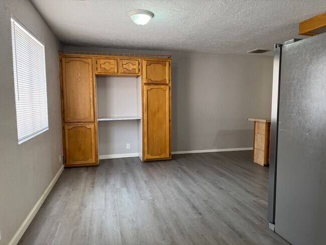 Building Photo - 2551 Aspen Ave NW