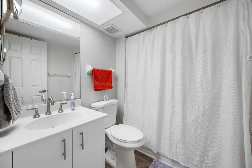 Building Photo - 6650 Sunset Way