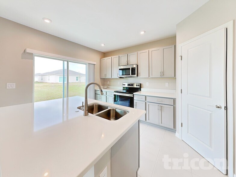 Building Photo - 212 Garnet Ave