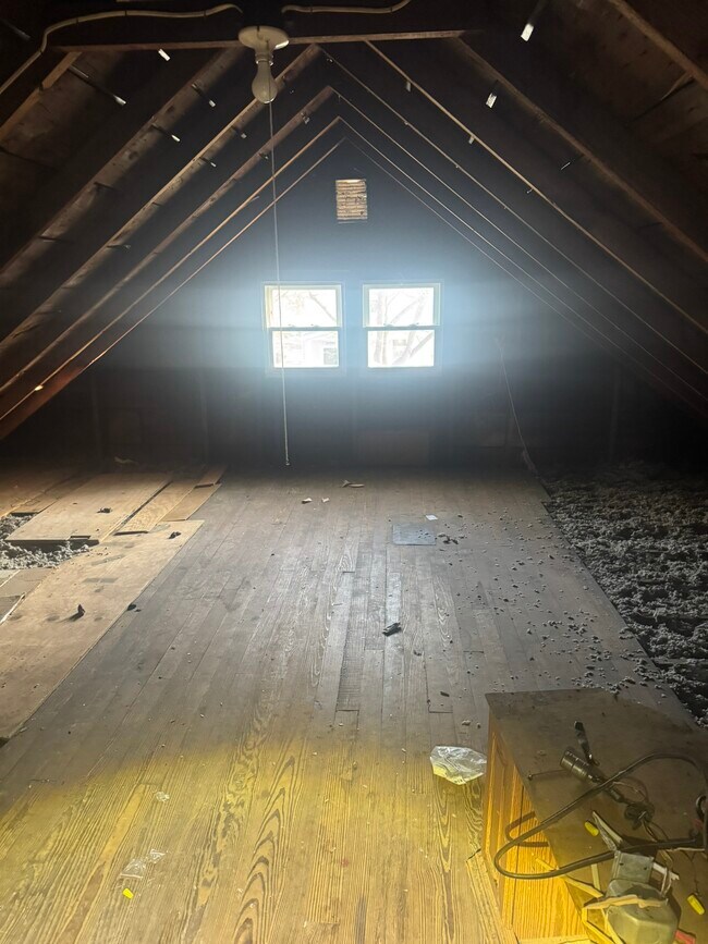 Building Photo - 1601 Mabel Ave