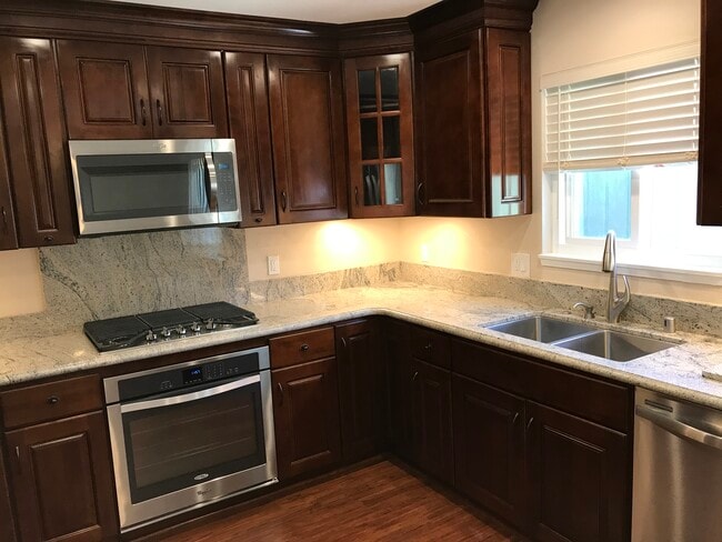 Building Photo - 9660 Durham Dr