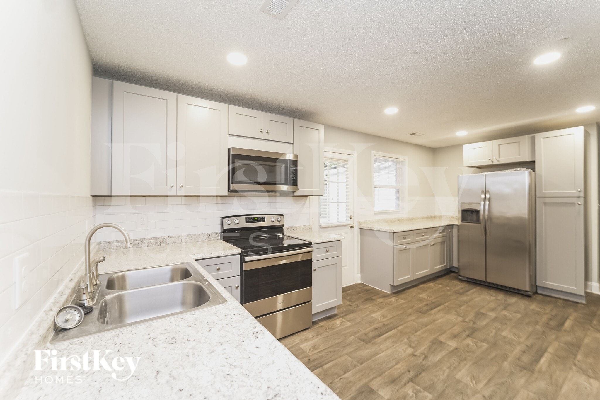 Building Photo - 2521 Skyland Dr