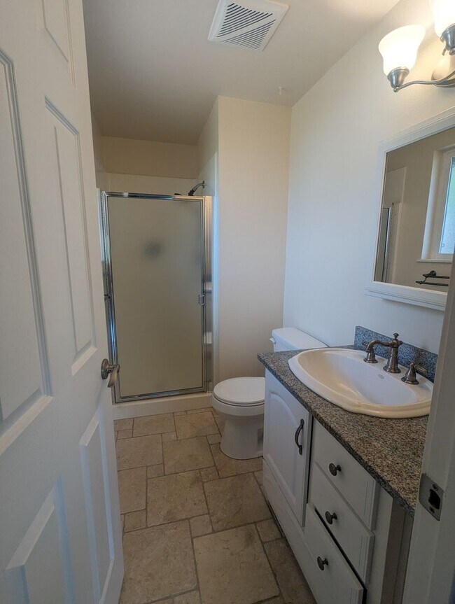 Building Photo - Central Kitsap Home in Prime Location