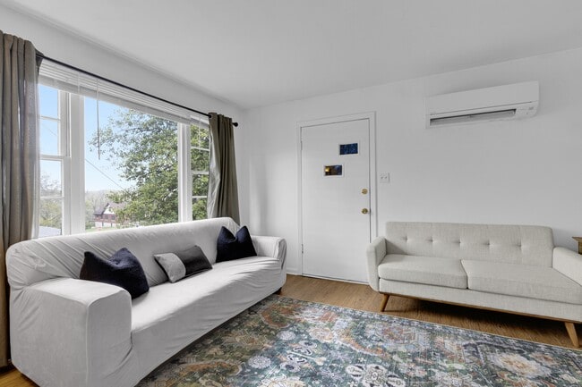 Building Photo - 305 Connell St