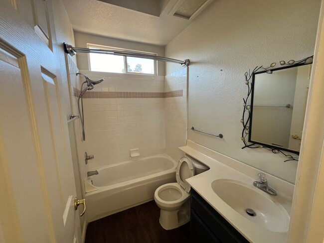 Building Photo - West Davis Four Bedroom Two Story Home ava...