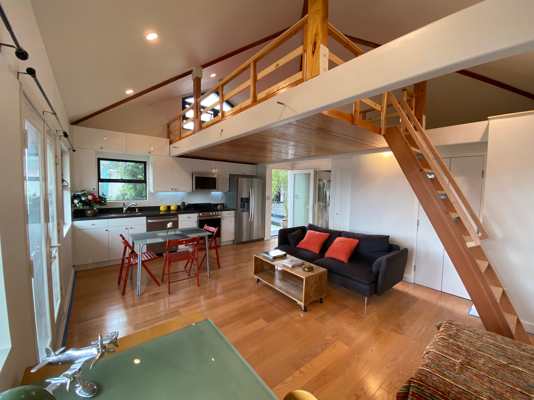 Building Photo - 2118 Kew Dr