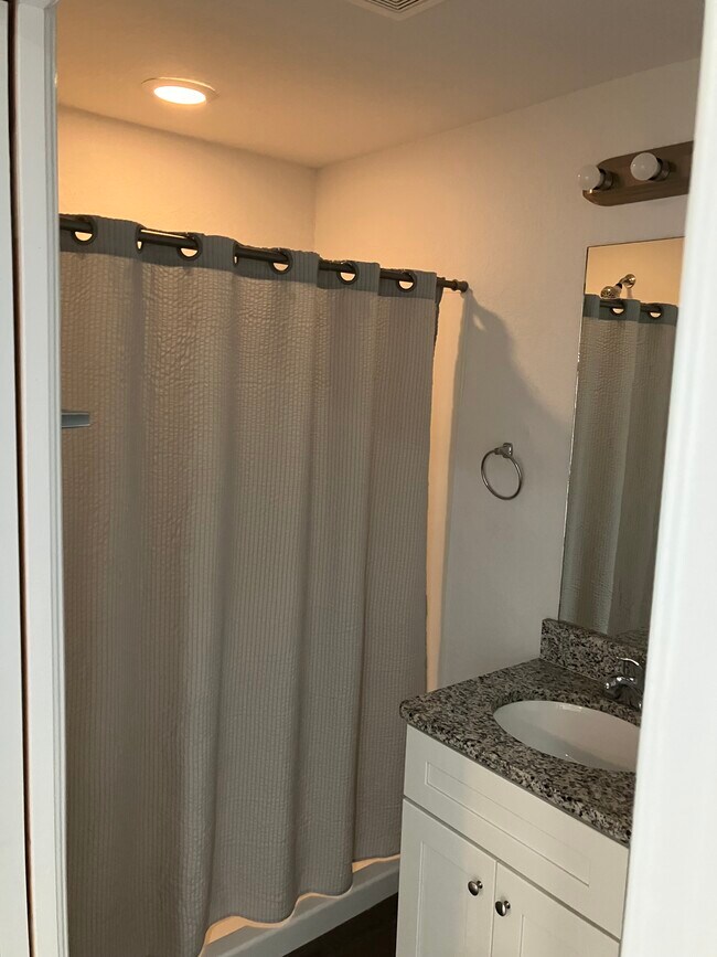 Building Photo - 35 Malauka Cir Ln