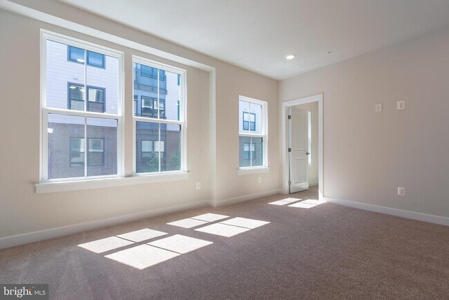 Building Photo - 2328 Water Promenade Ave