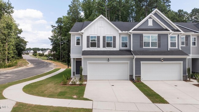 Building Photo - 421 Deep Oak Dr