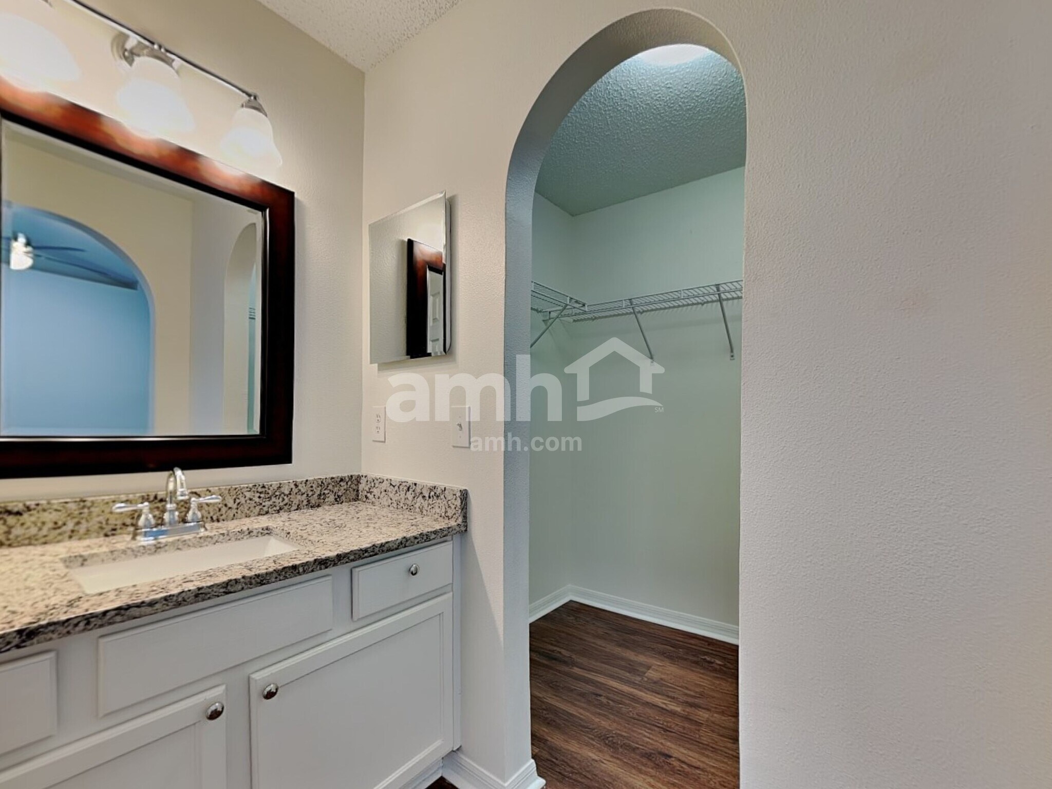 Building Photo - 2946 Mingo Dr