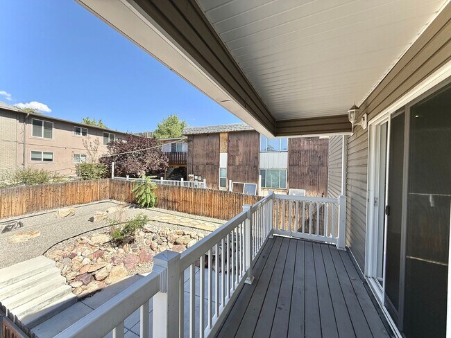 Building Photo - 3 Bedroom Home in Holladay Available August 1st