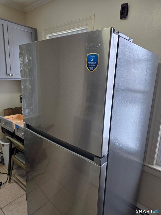 Building Photo - 288 Alling St