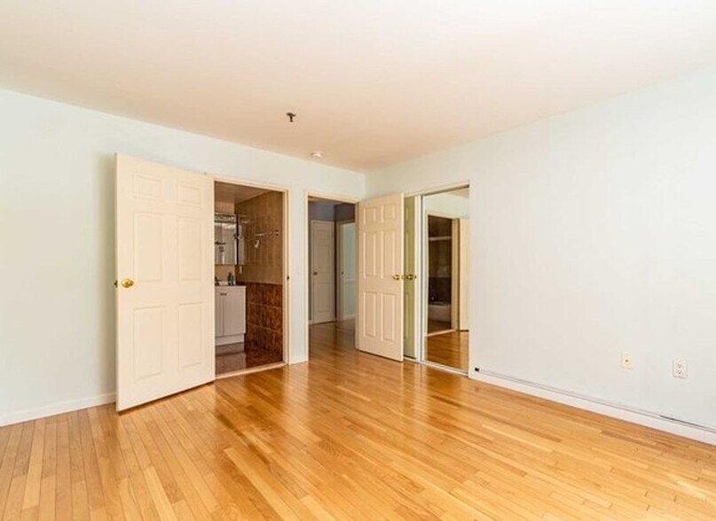 Building Photo - 10 Palisade Ave