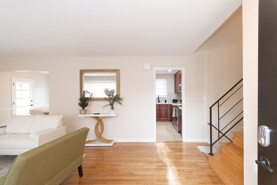 Building Photo - 9002 St Andrews Pl