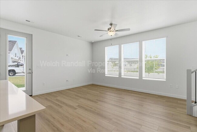 Building Photo - 3672 S 4525 W