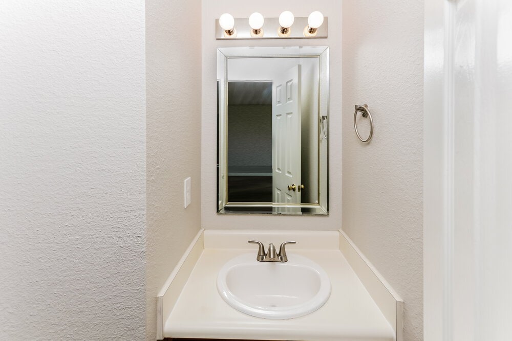 Building Photo - 2027 Odell St