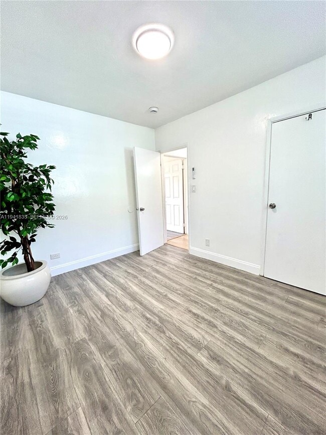 Building Photo - 6701 NE Miami Pl