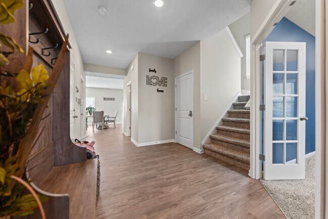 Building Photo - 8609 Warbler Br Wy