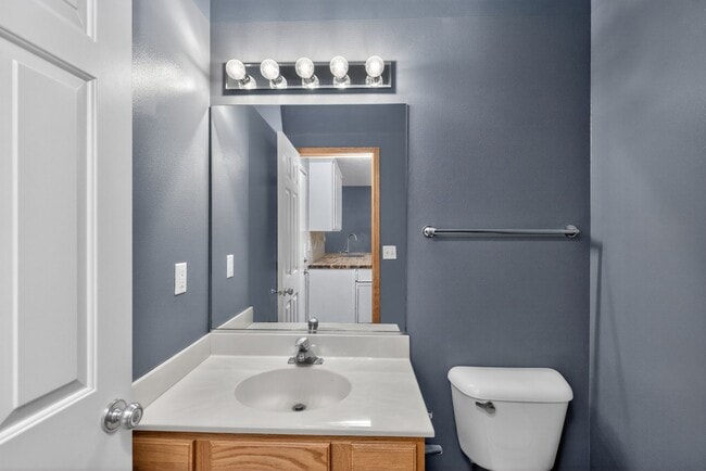 Building Photo - NEAR OTTER CREEK GOLF COURSE!! 2 Bedroom, 1.5 Bathroom in Northeast Ankeny