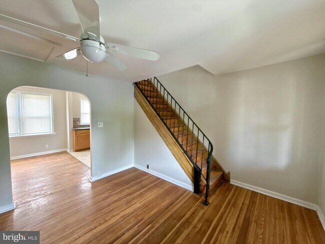 Building Photo - 3208 W Willard St
