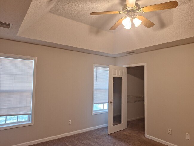 Building Photo - MOVE IN SPECIAL - $200 OFF THE TWO FULL MO...