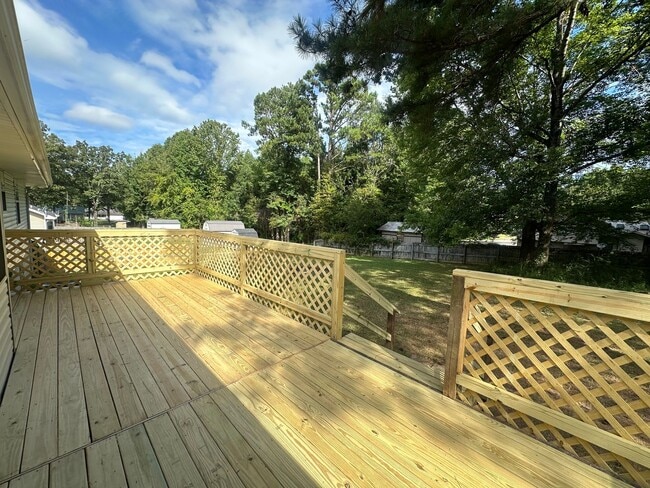 Building Photo - 407 Southmoor Cir