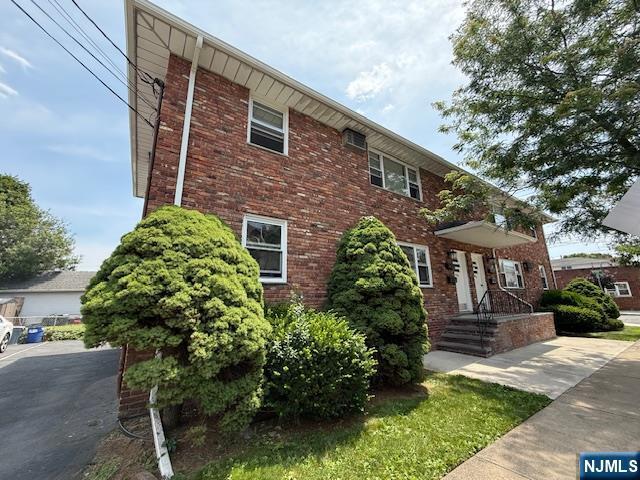 Building Photo - 405 8th St