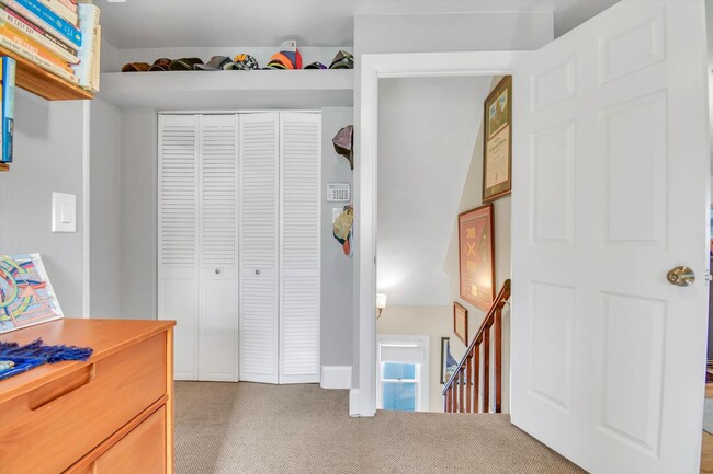 Building Photo - Charming luxury meets timeless character in the heart of West Wash Park - Available NOW!!