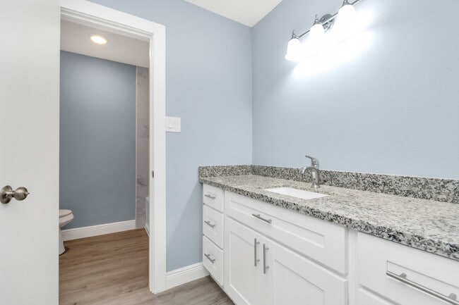 Building Photo - 3514 Summit Ln