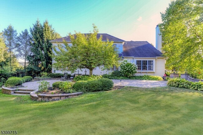 Building Photo - 5 Hidden Valley Way