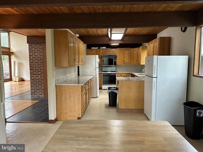 Building Photo - 6022 Munson Hill Rd