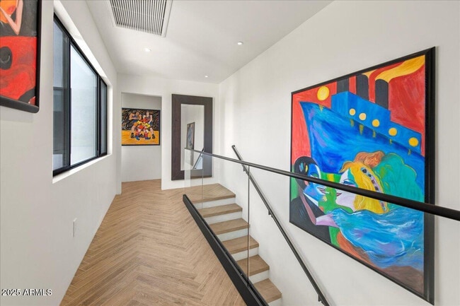 Building Photo - 4843 N 72nd Way