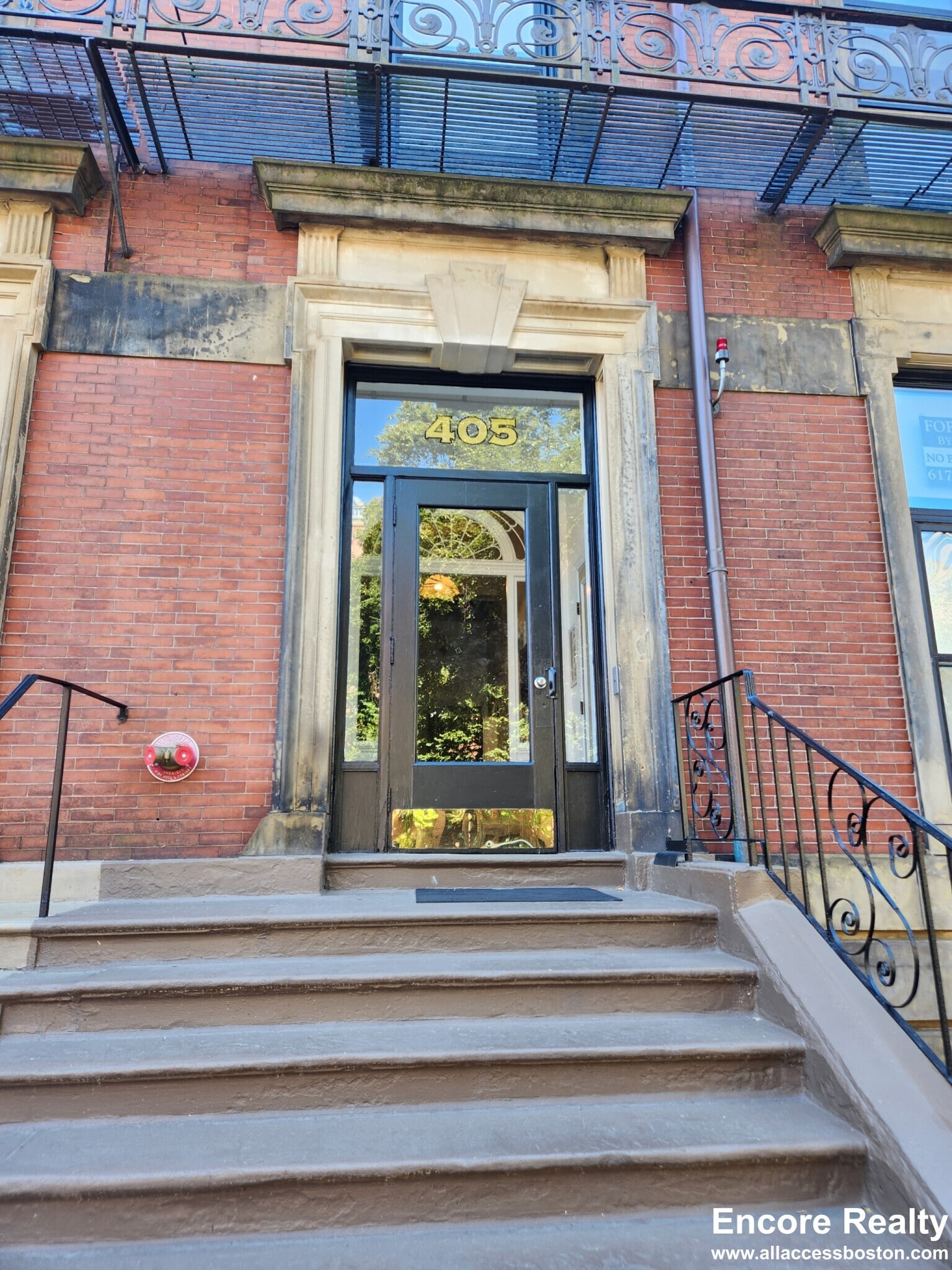 Building Photo - 405 Beacon St