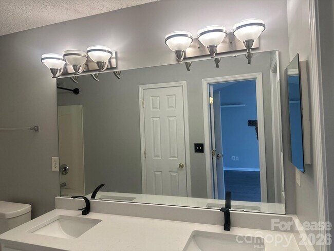 Building Photo - 5209 Ficus Tree Ln