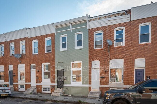 Building Photo - 425 N Curley St
