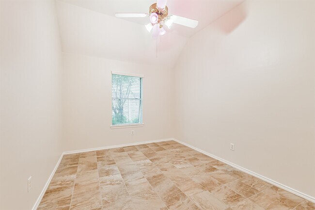 Building Photo - 7718 Trophy Pl Dr