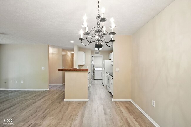 Building Photo - 12598 Tennyson Ln