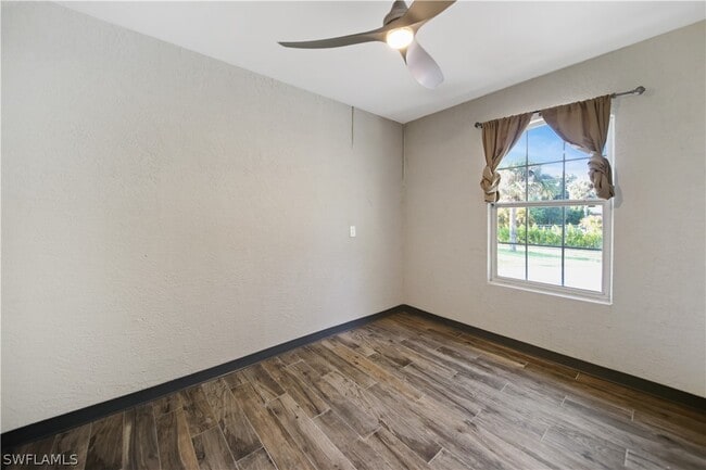 Building Photo - 390 35th Ave NE