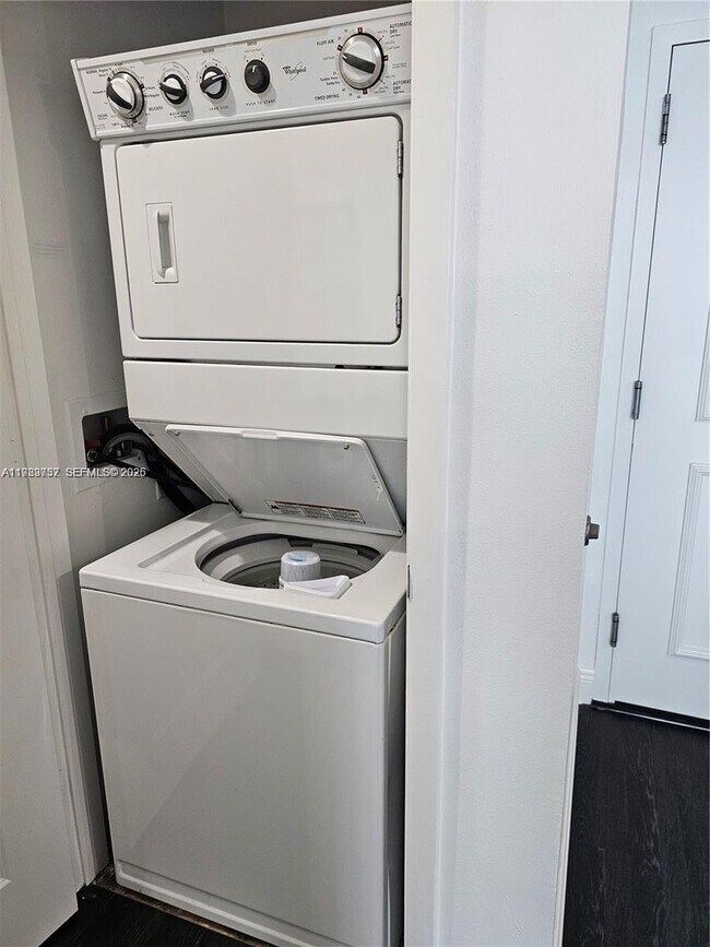 Building Photo - 1945 S Ocean Dr