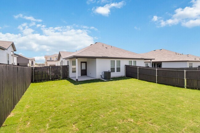 Building Photo - Brand New 3-Bedroom Unit with Open Floor Plan & Private Yard in Buda