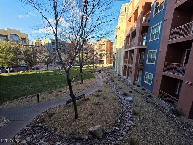 Building Photo - 62 E Serene Ave